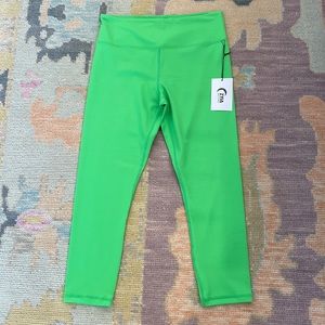 NWT Zyia Light and Tight 7/8” Leggings in Green Fizz